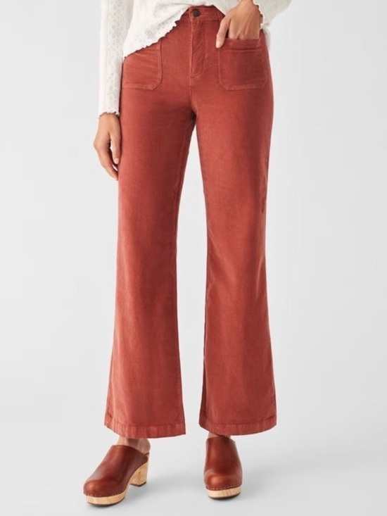 Faherty Pants - Faherty Organic Cotton Corduroy Patch Pocket Retro Wide Leg Pant in Henna, 27